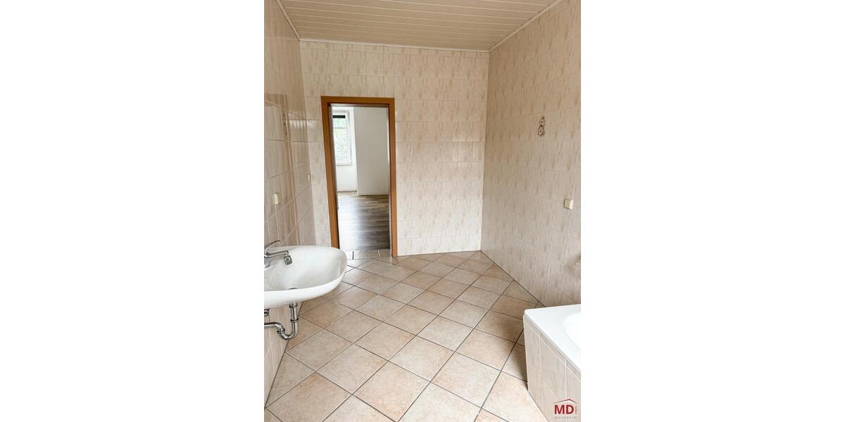 Etagenwohnung Oelsnitz (Erzgebirge) - 2 Zimmer, 65 m&sup2;, 330&euro; | Angebot:22144563