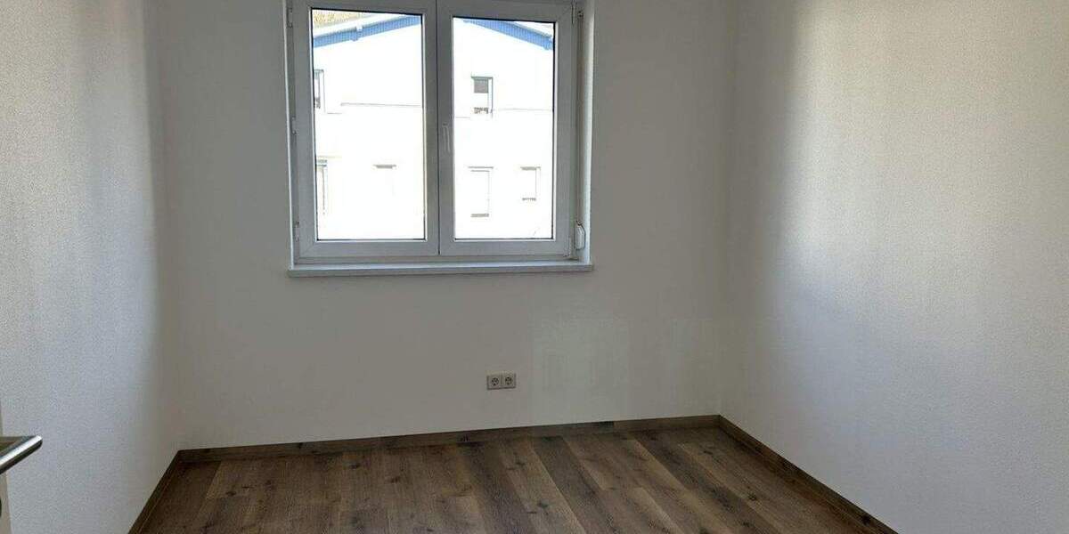 Etagenwohnung Zwickau Weißenborn - 3 Zimmer, 65 m&sup2;, 487&euro; | Angebot:25707533