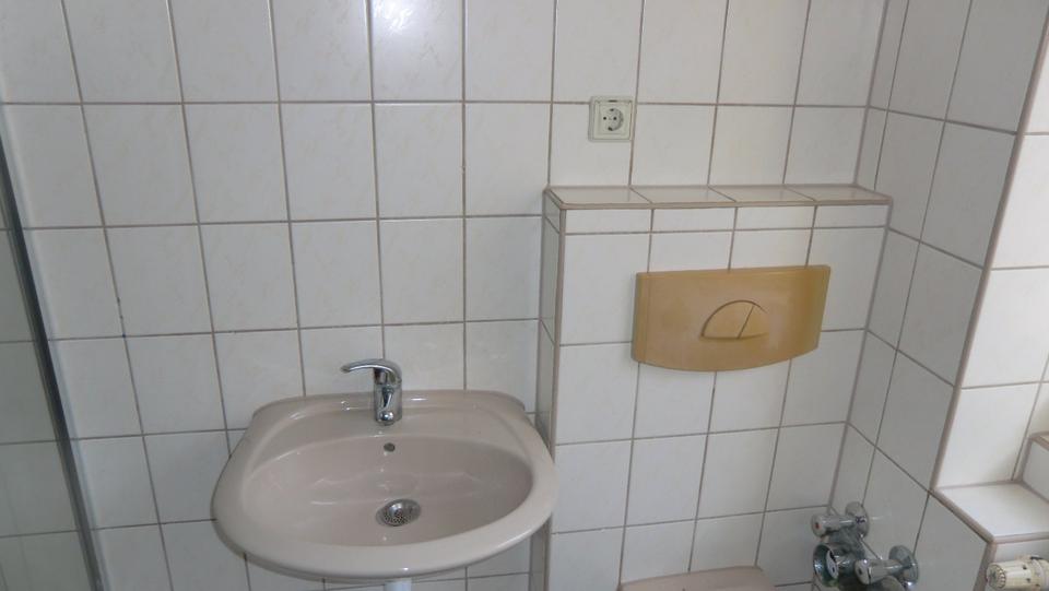 Erdgeschoßwohnung Zwickau Neuplanitz - 2 Zimmer, 46 m&sup2;, 300&euro; | Angebot:25419785