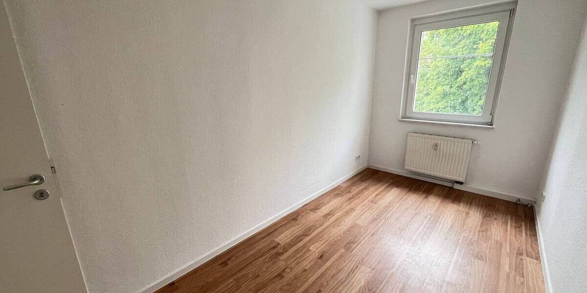 Etagenwohnung Zwickau Eckersbach - 3 Zimmer, 60 m&sup2;, 390&euro; | Angebot:26798543
