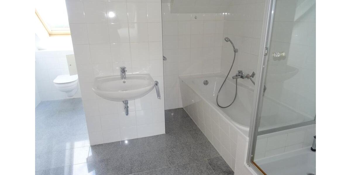 Etagenwohnung Werdau - 2 Zimmer, 55 m&sup2;, 320&euro; | Angebot:23404333