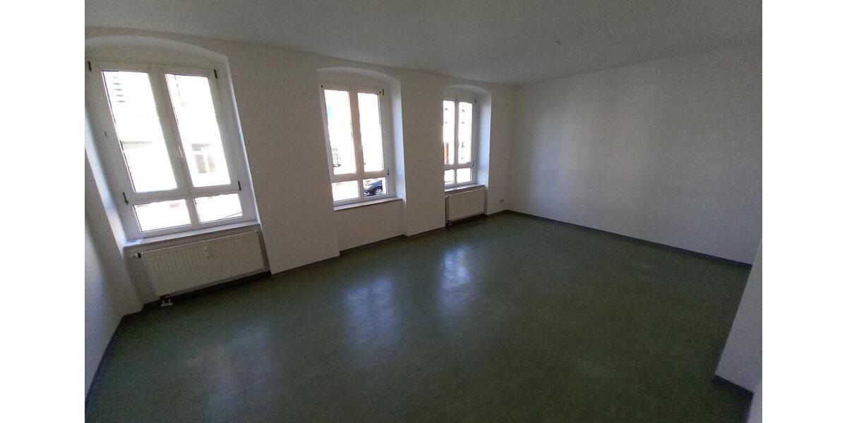 Etagenwohnung Meerane - 3 Zimmer, 86 m&sup2;, 460&euro; | Angebot:24254861