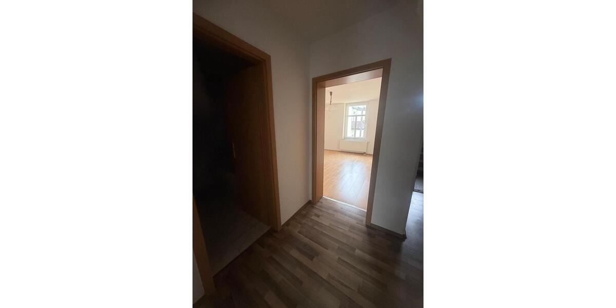 Etagenwohnung Glauchau - 2 Zimmer, 61 m&sup2;, 335&euro; | Angebot:26676961