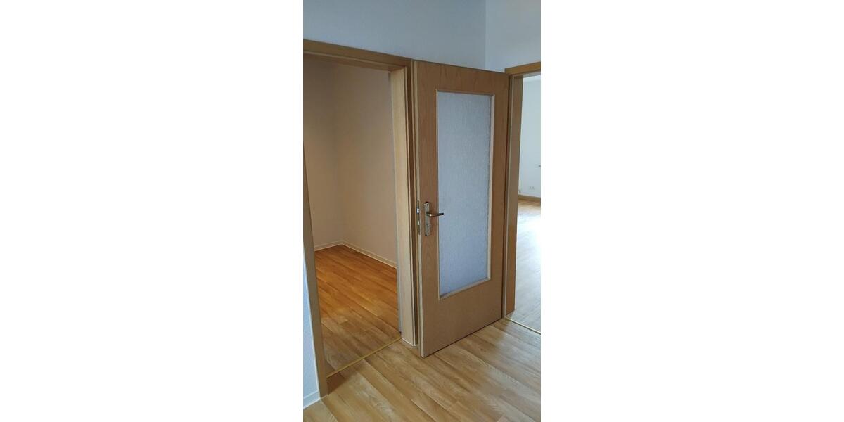 Etagenwohnung Zwickau Neuplanitz - 2.5 Zimmer, 55 m&sup2;, 315&euro; | Angebot:25499830