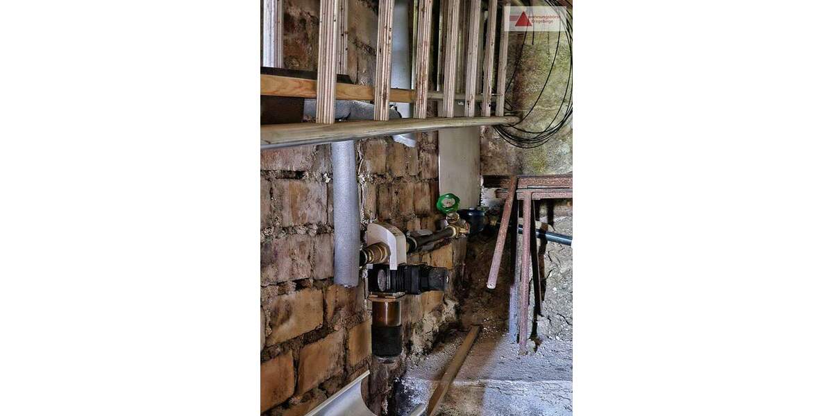 Mehrfamilienhaus, Wohnhaus Lauter-Bernsbach Bernsbach - 2 Zimmer, 50 m&sup2;, 70.000&euro; | Angebot:25744644