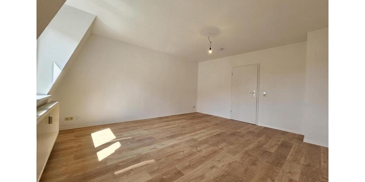 Dachgeschoßwohnung Aue-Bad Schlema Bad Schlema - 3 Zimmer, 84 m&sup2;, 463&euro; | Angebot:26251360