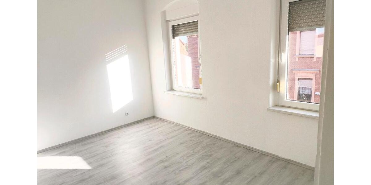 Etagenwohnung Zwickau Neuplanitz - 5 Zimmer, 100 m&sup2;, 650&euro; | Angebot:26293191