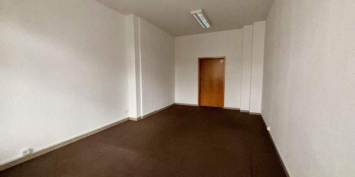 Gewerbeobjekt Zwickau Pölbitz - 2 Zimmer, 81 m&sup2;, 300&euro; | Angebot:25670159