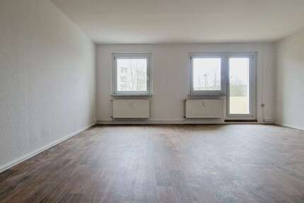 Wohnung Glauchau - 3 Zimmer, 67 m&sup2;, 390&euro; | Angebot:18852222