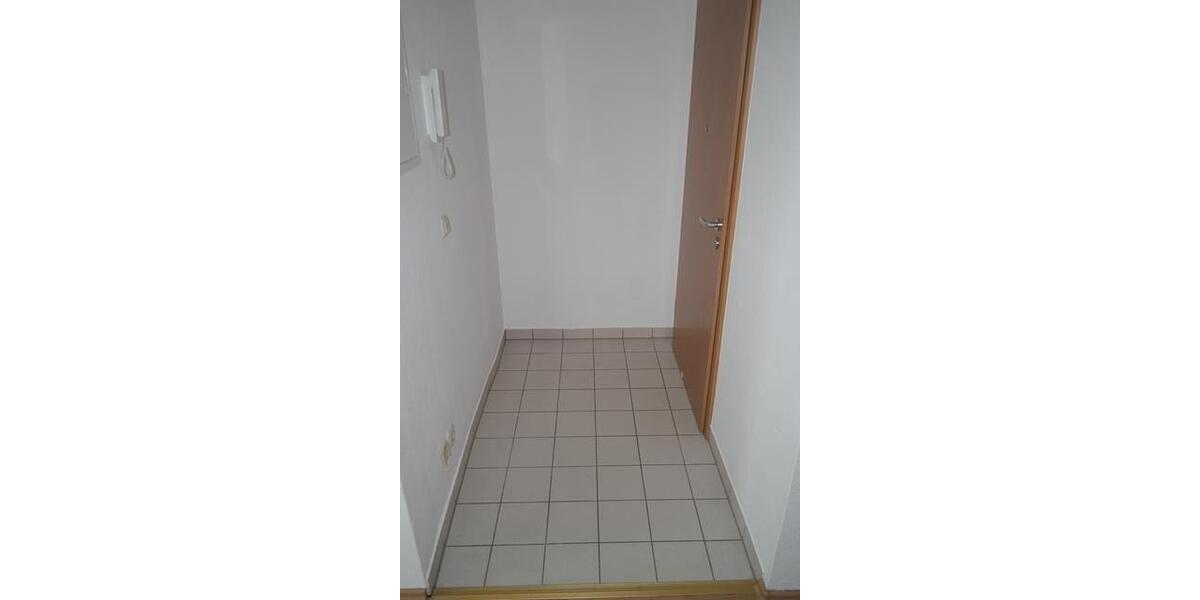 Etagenwohnung Zwickau Neuplanitz - 2 Zimmer, 41 m&sup2;, 300&euro; | Angebot:26147461