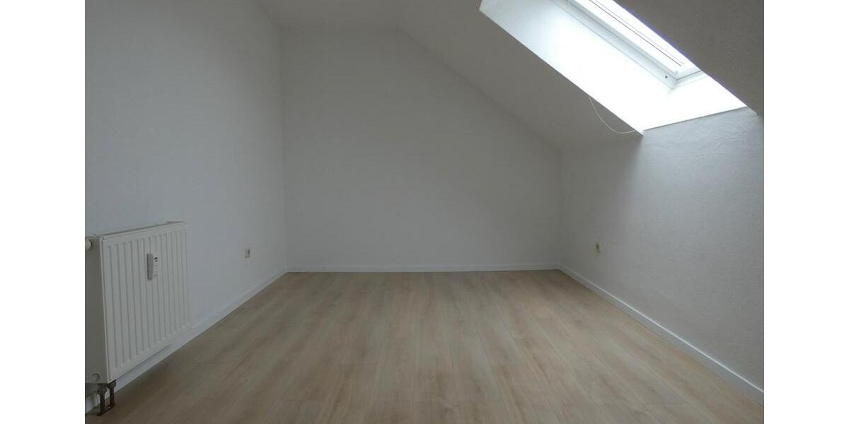 Dachgeschoßwohnung Zwickau Cainsdorf - 2 Zimmer, 43 m&sup2;, 250&euro; | Angebot:26644937