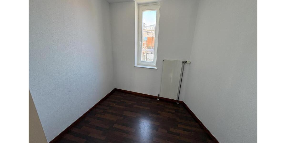 Etagenwohnung Zwickau - 4 Zimmer, 124 m&sup2;, 860&euro; | Angebot:25547266
