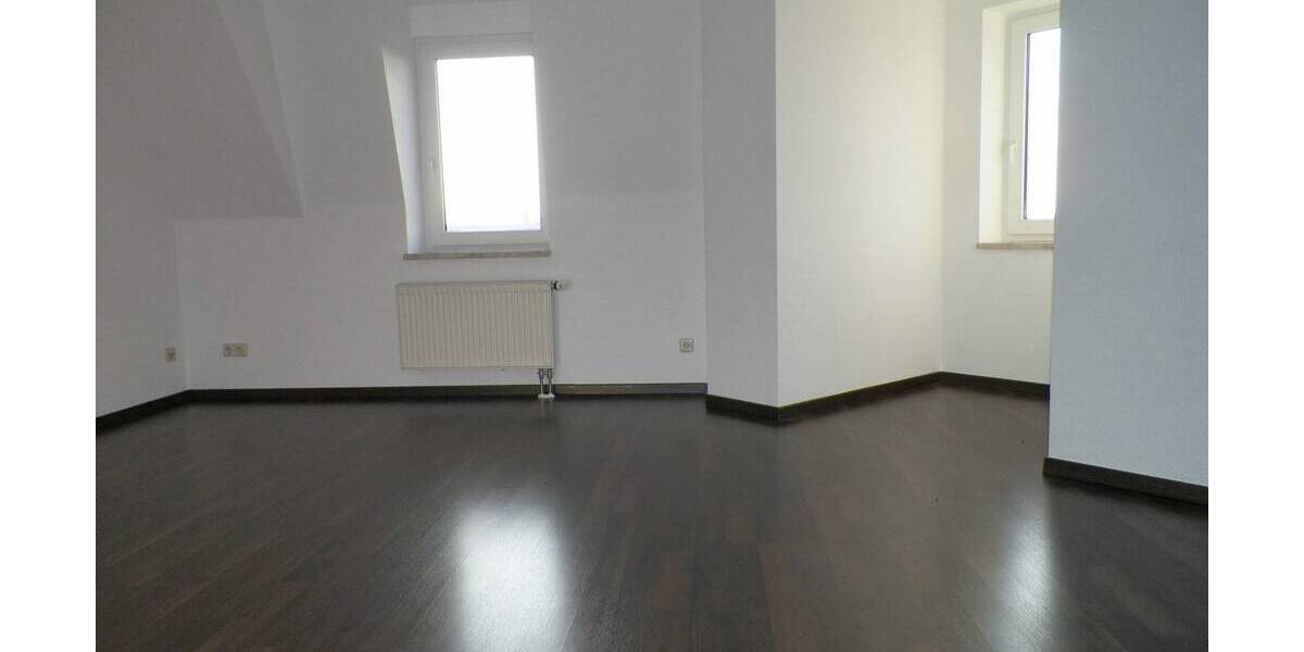 Etagenwohnung Zwickau Innenstadt - 3 Zimmer, 95 m&sup2;, 460&euro; | Angebot:25734772