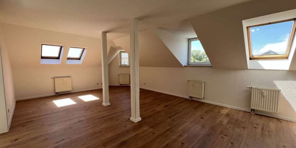 Etagenwohnung Zwickau - 3 Zimmer, 100 m&sup2;, 89.000&euro; | Angebot:24279653