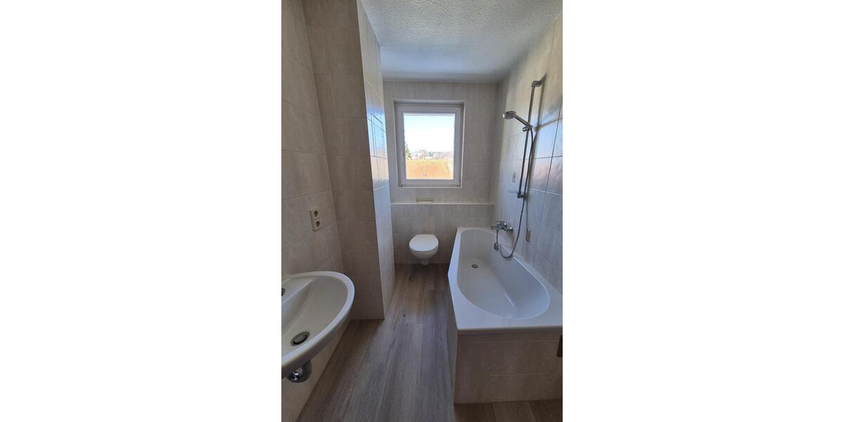 Etagenwohnung Hohenstein-Ernstthal Ernstthal - 3 Zimmer, 59 m&sup2;, 373&euro; | Angebot:21568172