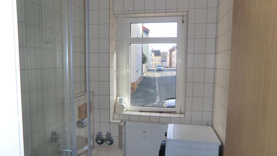 Erdgeschoßwohnung Zwickau Neuplanitz - 2 Zimmer, 46 m&sup2;, 300&euro; | Angebot:25419785
