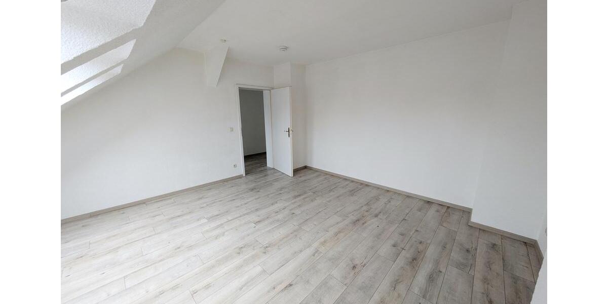 Dachgeschoßwohnung Zwickau Cainsdorf - 3 Zimmer, 52 m&sup2;, 360&euro; | Angebot:25945629