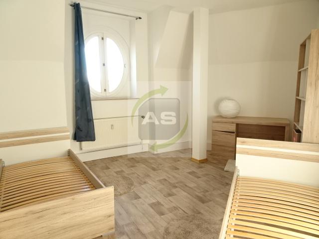 Dachgeschoßwohnung Zwickau - 3 Zimmer, 107 m&sup2;, 750&euro; | Angebot:22591271
