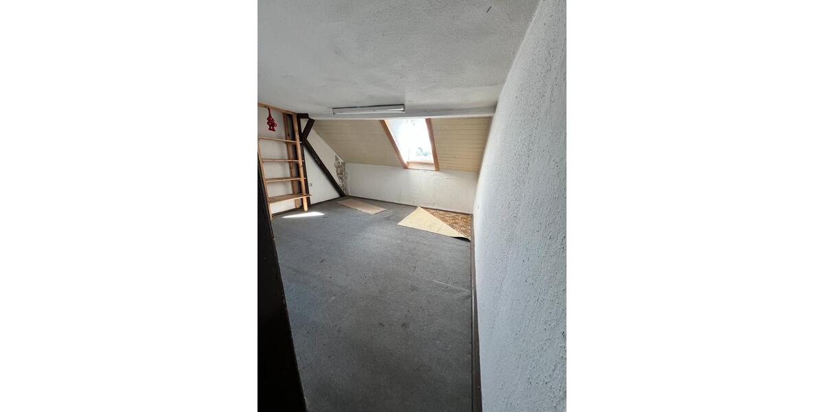 Reihenhaus Meerane - 9 Zimmer, 120 m&sup2;, 49.900&euro; | Angebot:25378971