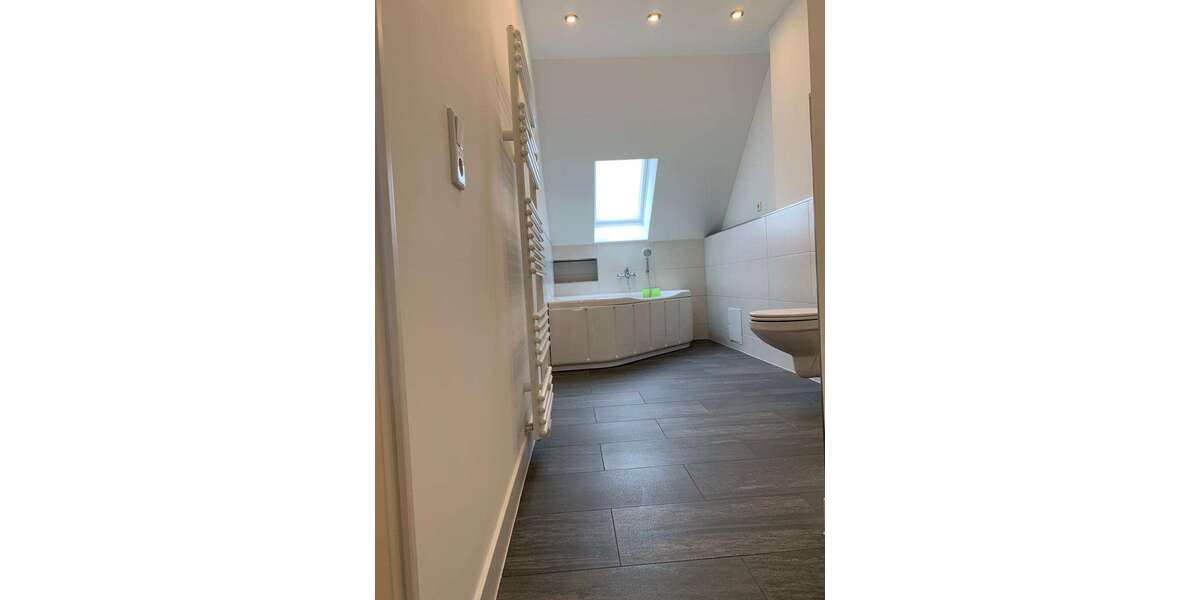 Etagenwohnung Werdau Werdau, Stadt - 5 Zimmer, 145 m&sup2;, 800&euro; | Angebot:25980911