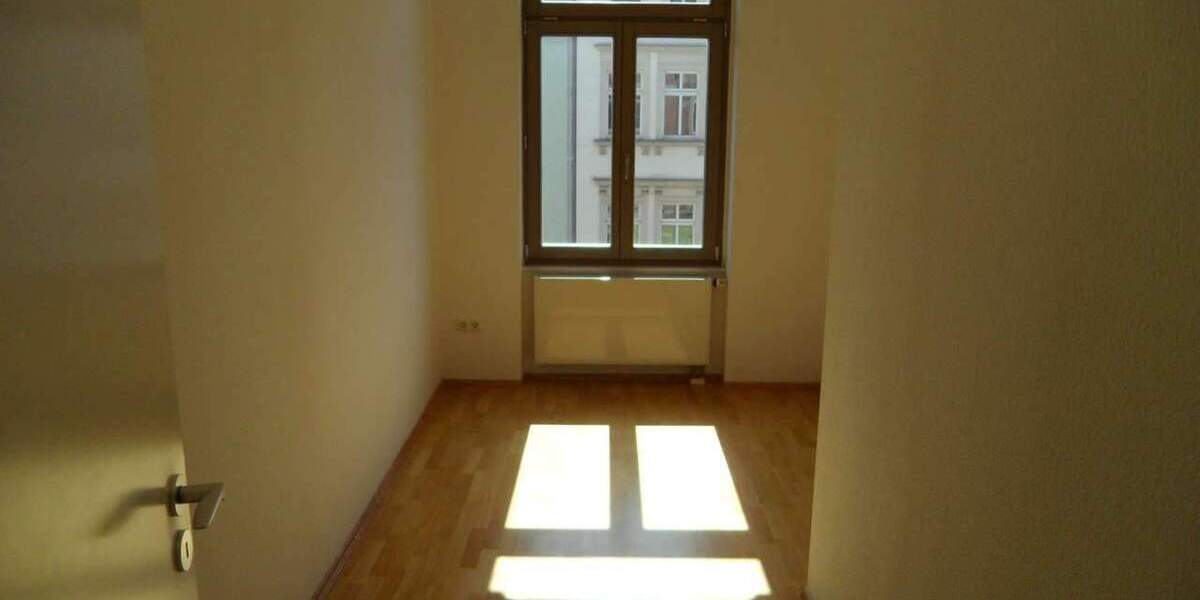 Gewerbeobjekt Zwickau Innenstadt - 2 Zimmer, 64 m&sup2;, 400&euro; | Angebot:25707528