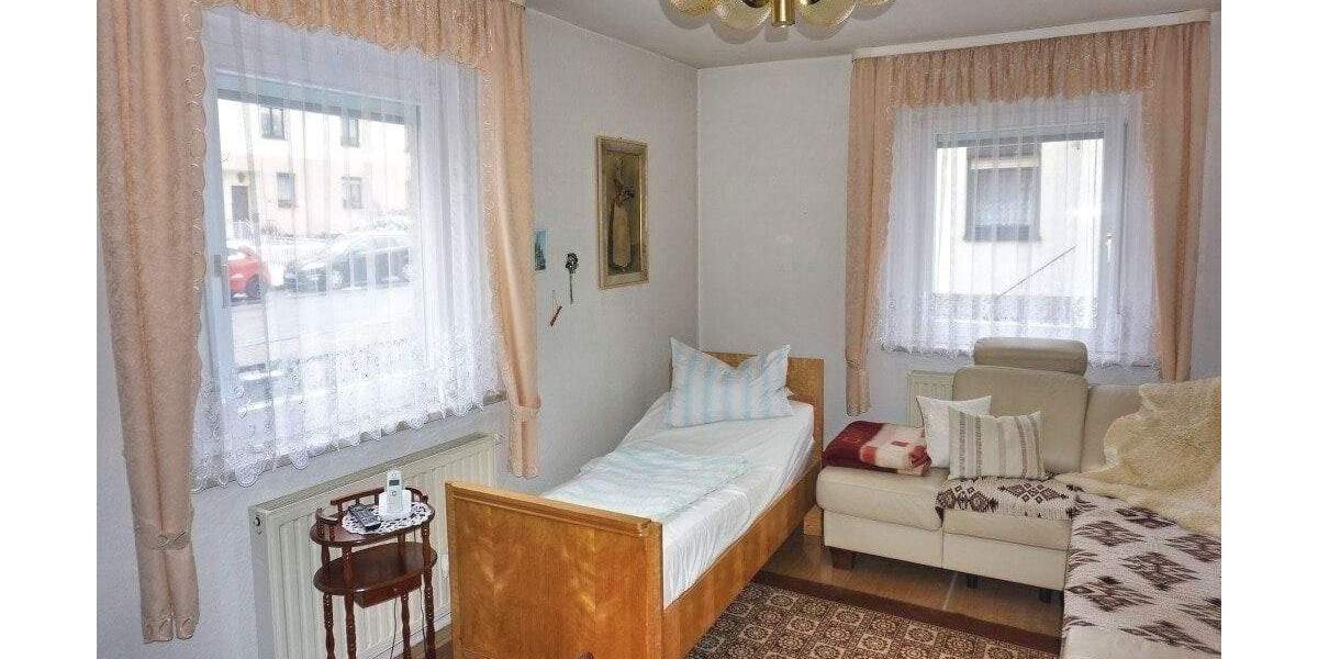 Doppelhaushälfte Treuen - 2 Zimmer, 70 m&sup2;, 53.000&euro; | Angebot:25741479