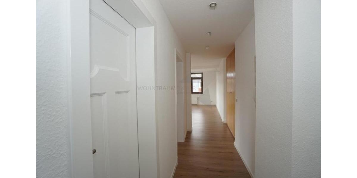 Dachgeschoßwohnung Zwickau - 1 Zimmer, 40 m&sup2;, 244&euro; | Angebot:24826095