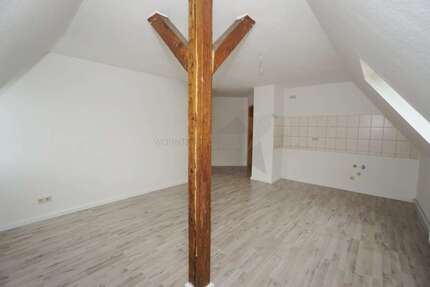 Wohnung Zwickau Mitte-Nord - 2 Zimmer, 68 m&sup2;, 340&euro; | Angebot:25197858