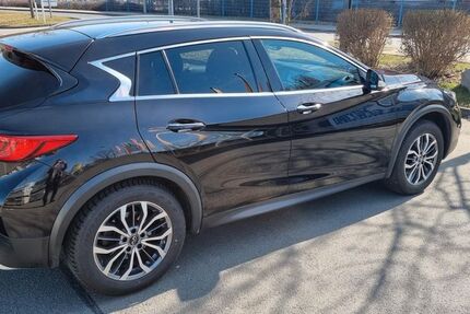 INFINITI QX30 162.300 km 13.800 &euro; Zwickau 08056