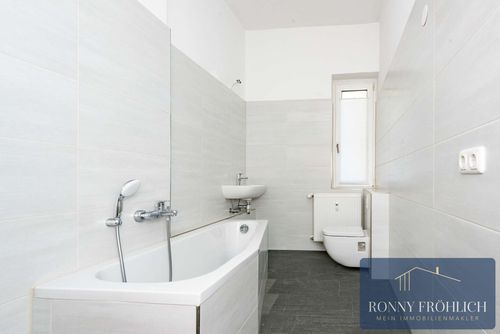 Etagenwohnung Glauchau - 3 Zimmer, 75 m&sup2;, 375&euro; | Angebot:23997229