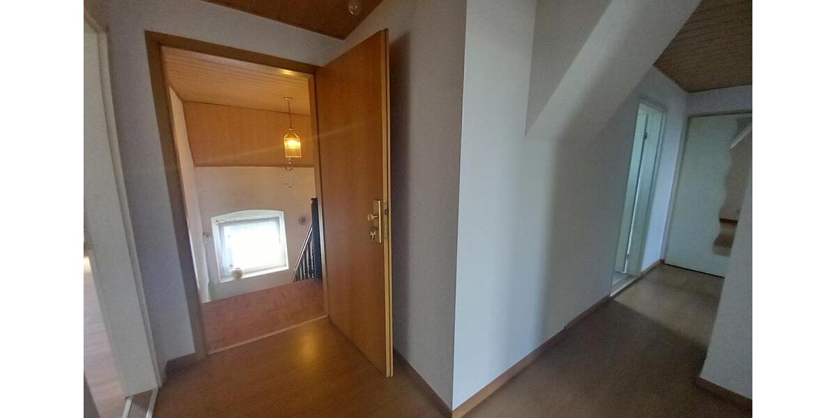 Etagenwohnung Neukirchen/Pleiße Pleiße - 3 Zimmer, 85 m&sup2;, 419&euro; | Angebot:25131621