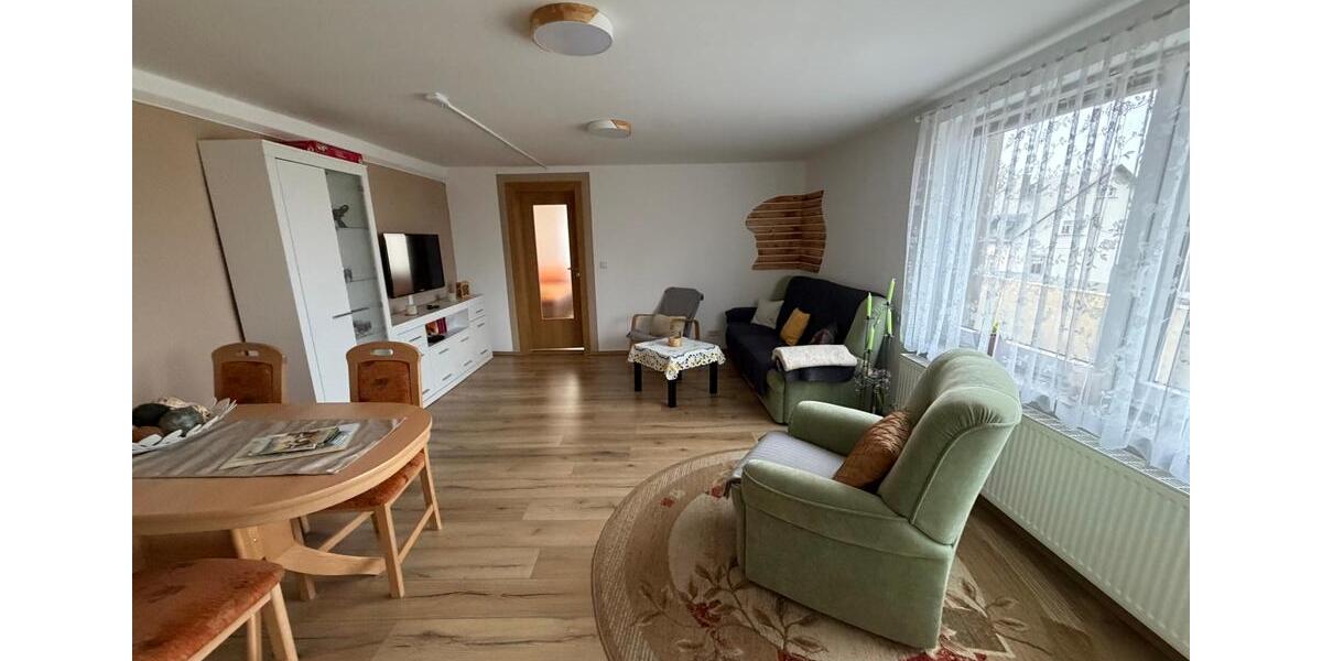 Etagenwohnung Limbach-Oberfrohna Oberfrohna - 3 Zimmer, 71 m&sup2;, 350&euro; | Angebot:25811719