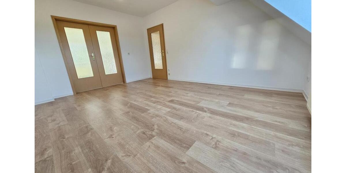 Dachgeschoßwohnung Zwickau Zwickau-Nord - 2 Zimmer, 52 m&sup2;, 338&euro; | Angebot:23524618