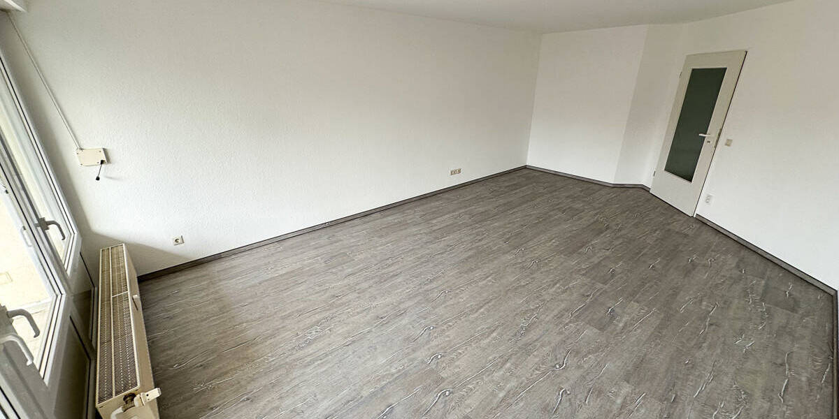 Etagenwohnung Glauchau - 2 Zimmer, 79 m&sup2;, 490&euro; | Angebot:25688144