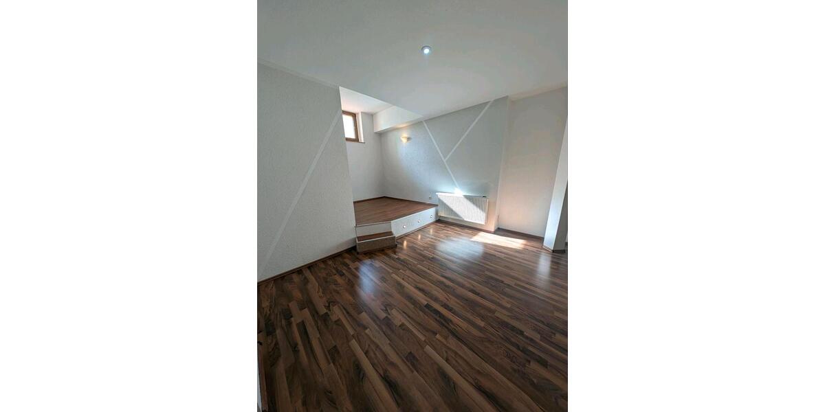 Erdgeschoßwohnung Zwickau Cainsdorf - 4 Zimmer, 134 m&sup2;, 670&euro; | Angebot:26339657