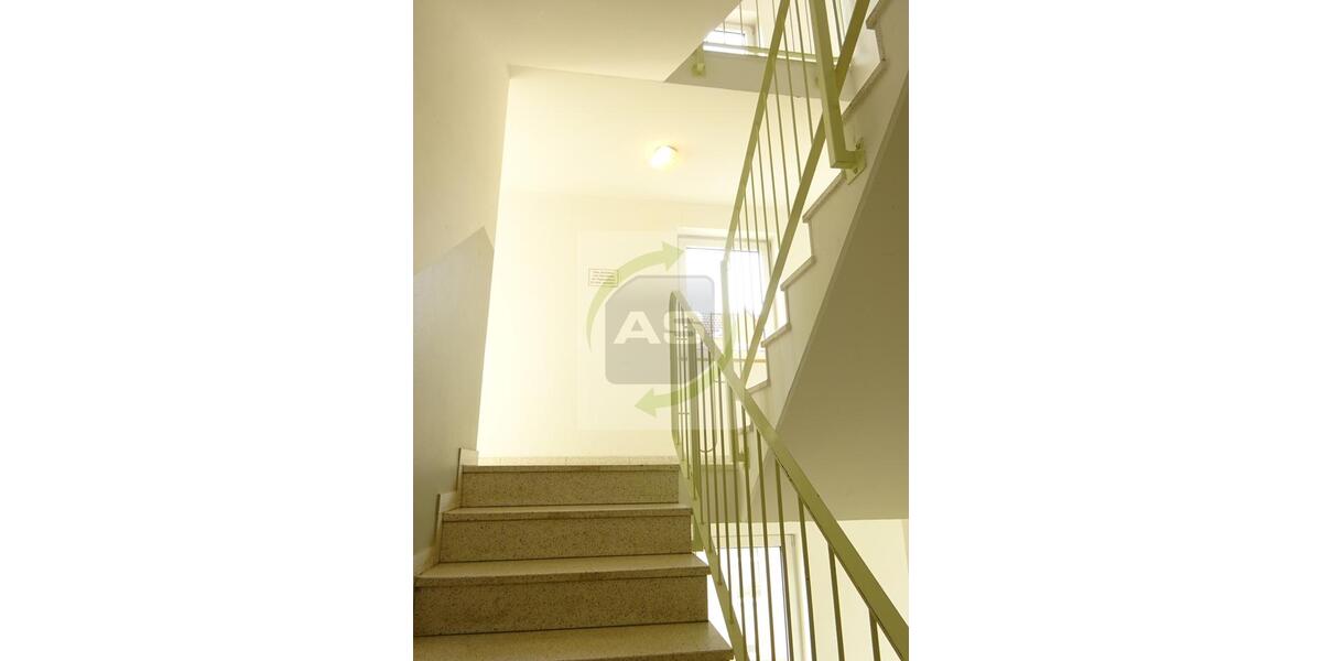 Etagenwohnung Zwickau - 2 Zimmer, 69 m&sup2;, 380&euro; | Angebot:25887100