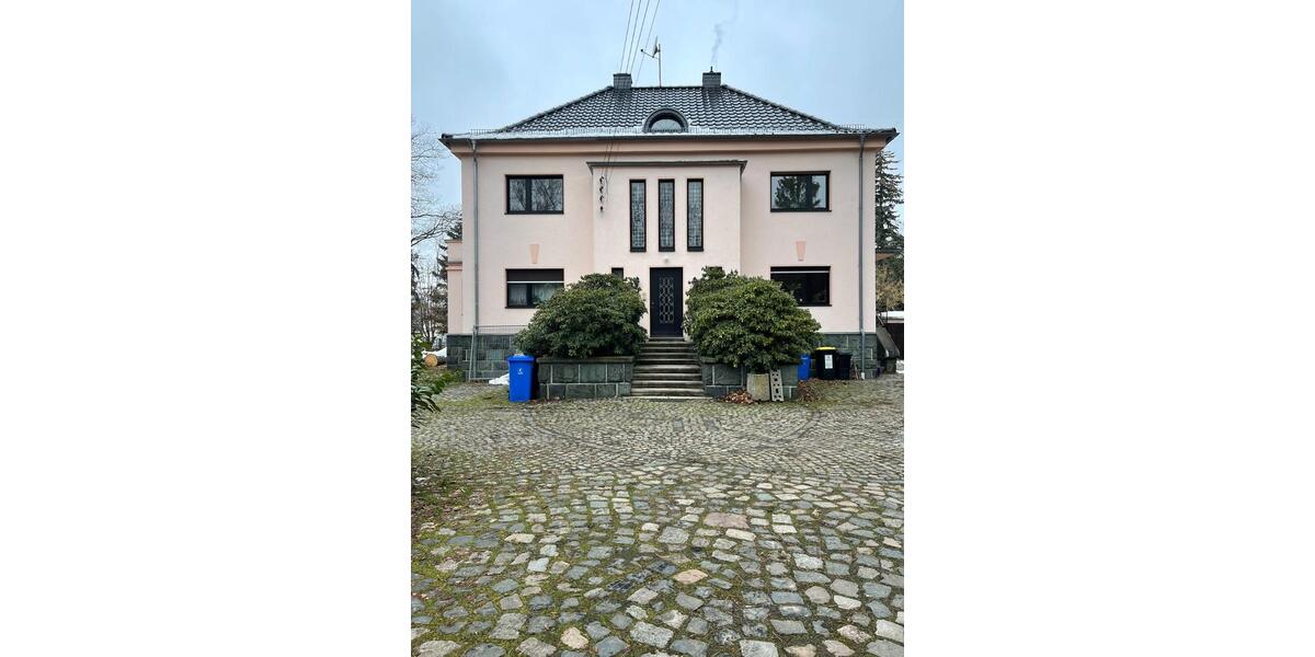 Etagenwohnung Glauchau - 3 Zimmer, 105 m&sup2;, 1.000&euro; | Angebot:24781604