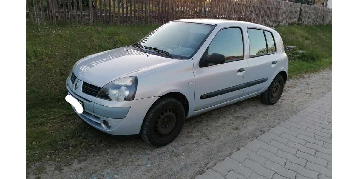 Renault Clio 182.400 km 800 &euro; Zwönitz 08297