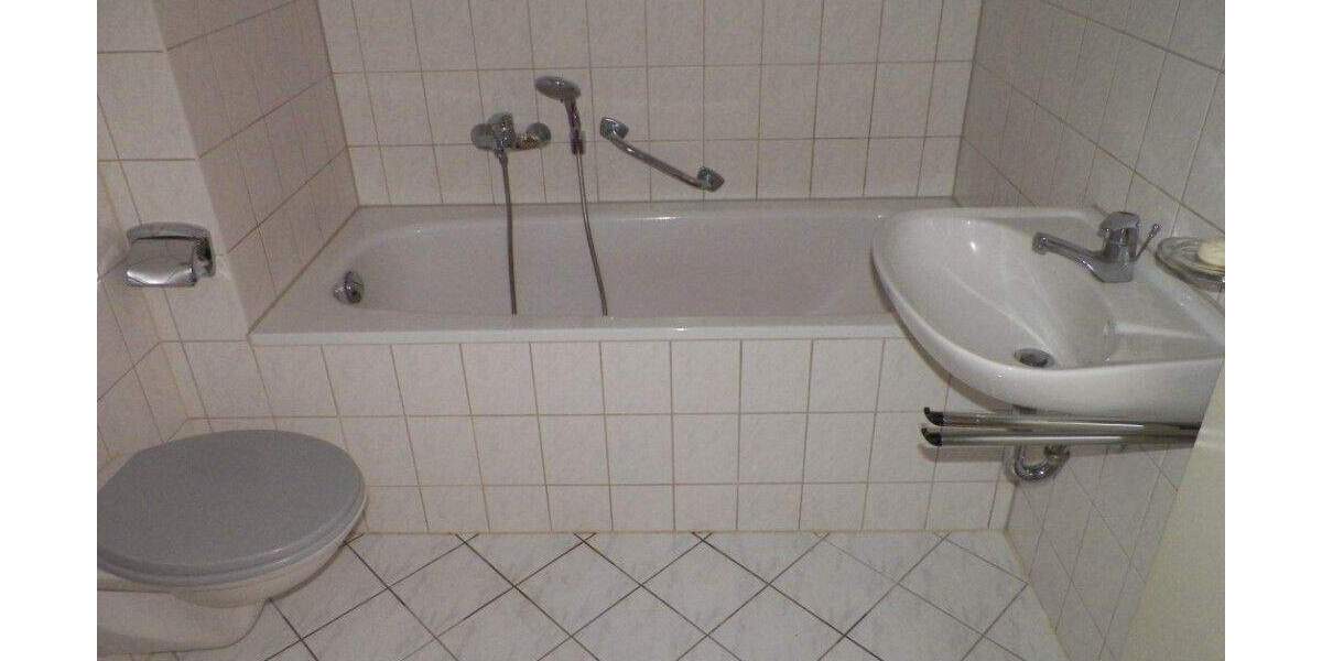 Etagenwohnung Zwickau Pölbitz - 2 Zimmer, 42 m&sup2;, 280&euro; | Angebot:25670173