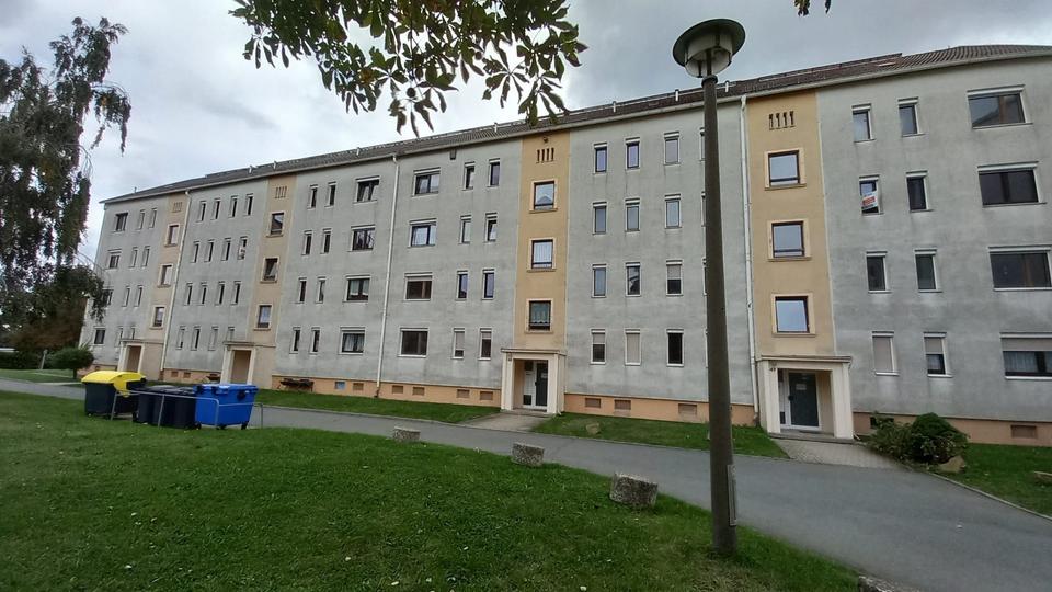 Erdgeschoßwohnung Crimmitschau - 2 Zimmer, 51 m&sup2;, 307&euro; | Angebot:25919786