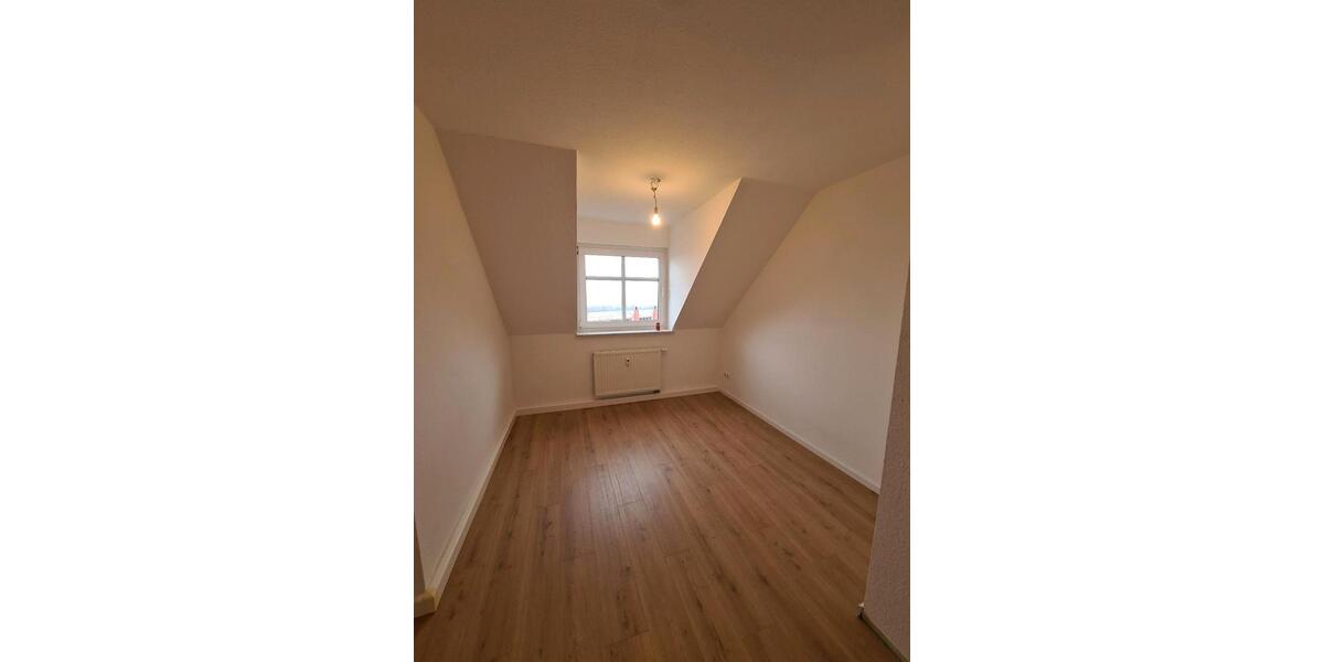 Dachgeschoßwohnung Hohenstein-Ernstthal Ernstthal - 2 Zimmer, 41 m&sup2;, 250&euro; | Angebot:25027094