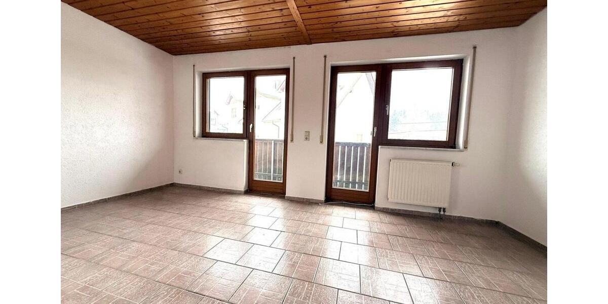 Etagenwohnung Reichenbach im Vogtland - 3 Zimmer, 78 m&sup2;, 546&euro; | Angebot:24875881
