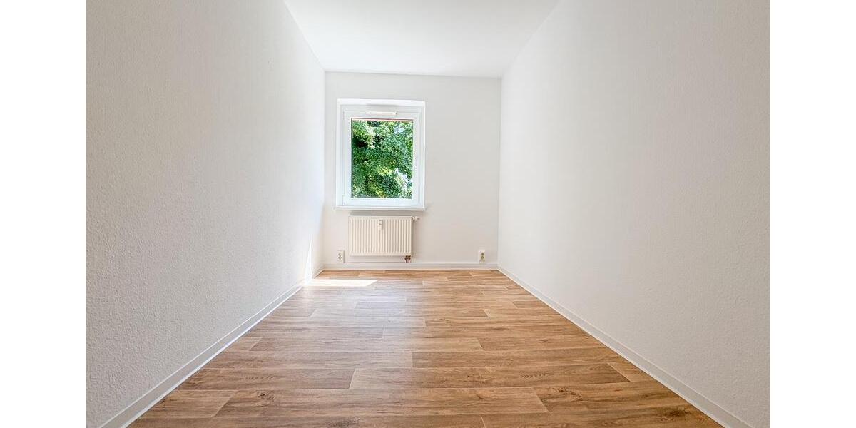 Etagenwohnung Zwickau Auerbach - 4 Zimmer, 81 m&sup2;, 419&euro; | Angebot:25852917