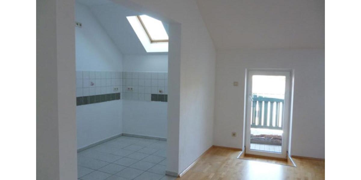 Dachgeschoßwohnung Aue-Bad Schlema Bad Schlema - 5 Zimmer, 157 m&sup2;, 680&euro; | Angebot:25639195