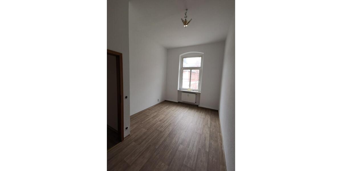 Etagenwohnung Crimmitschau - 2 Zimmer, 58 m&sup2;, 350&euro; | Angebot:24627464