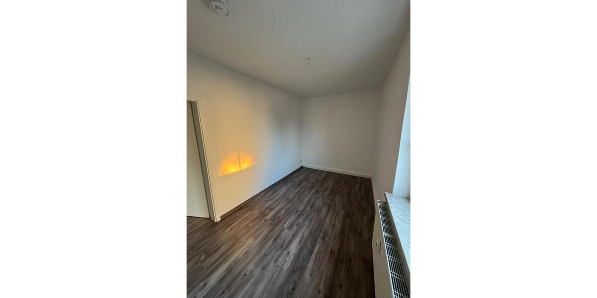 Hochparterre Hohenstein-Ernstthal Ernstthal - 3 Zimmer, 64 m&sup2;, 385&euro; | Angebot:24688348