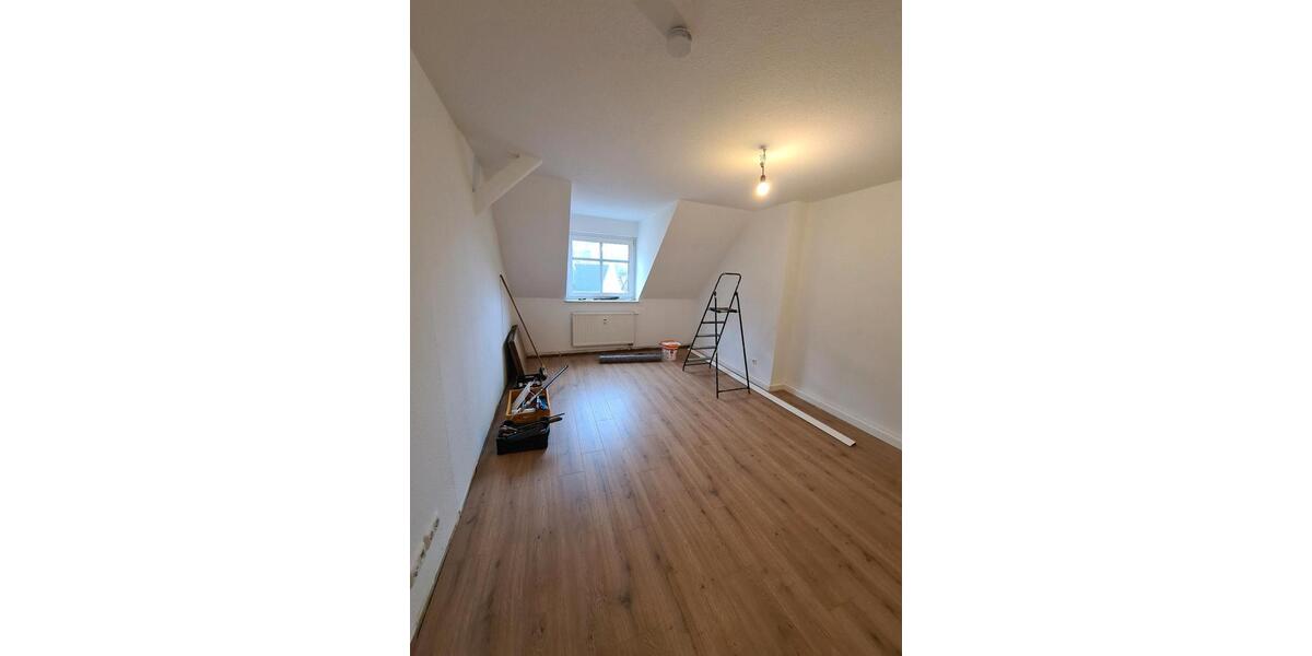 Dachgeschoßwohnung Hohenstein-Ernstthal Ernstthal - 2 Zimmer, 41 m&sup2;, 250&euro; | Angebot:25027094