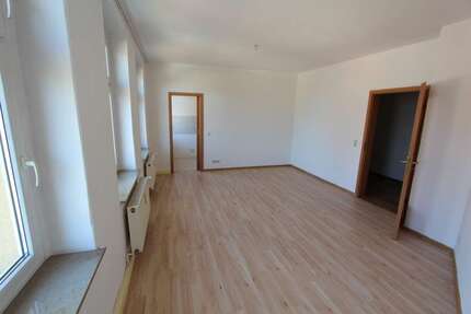 Wohnung Glauchau - 2 Zimmer, 53 m&sup2;, 250&euro; | Angebot:19864982