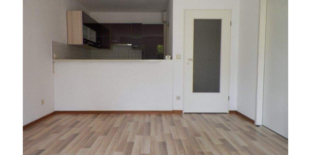 Etagenwohnung Zwickau Pölbitz - 2 Zimmer, 42 m&sup2;, 280&euro; | Angebot:25670173
