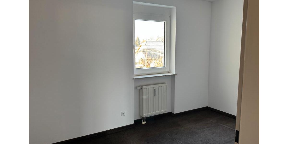 Etagenwohnung Limbach-Oberfrohna Oberfrohna - 3 Zimmer, 80 m&sup2;, 104.000&euro; | Angebot:25404113